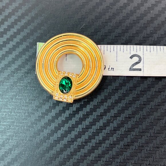 Vintage Gold Tone Circle Brooch With Green & Clear Rhinestones Estate MCM - Picture 8 of 8